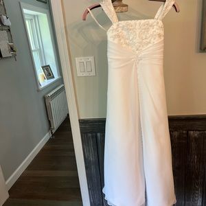 David’s Bridal girl’s flower girl dress. Size 8-10